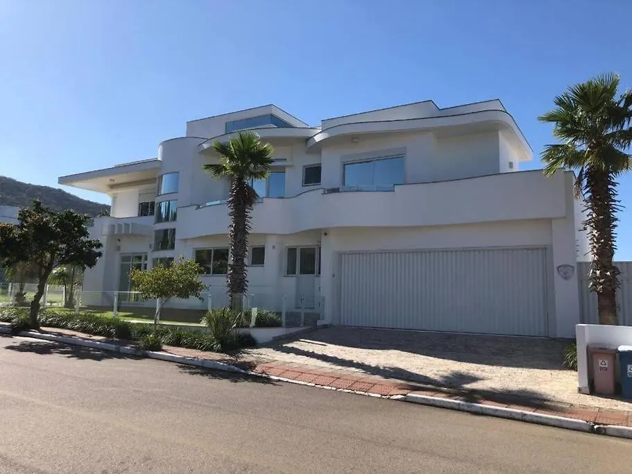 Villa Residencia Na Lagoa Da Conceicao Florianopolis Brazil